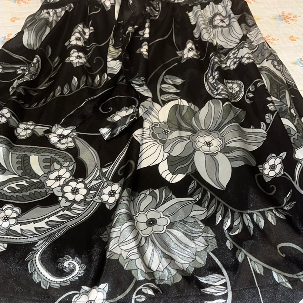 Black and White Pleated Backless Sundress - 90's Vintage Dress - Picture 3 of 9